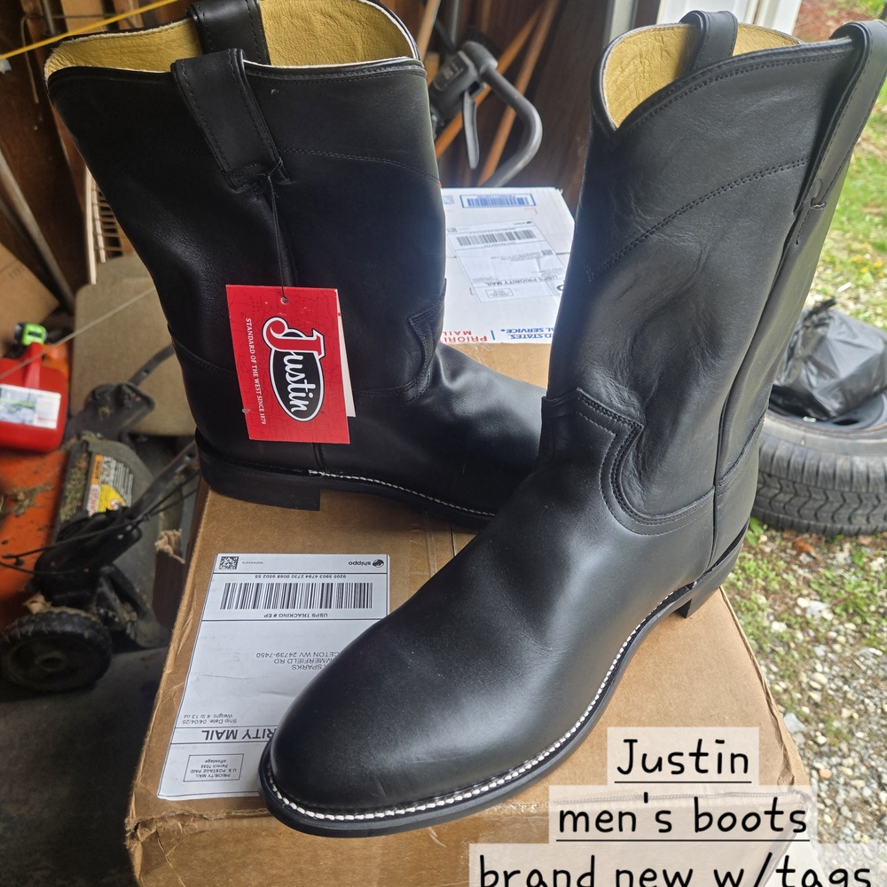 Justin Boots Black Leather Roper-Style Boots